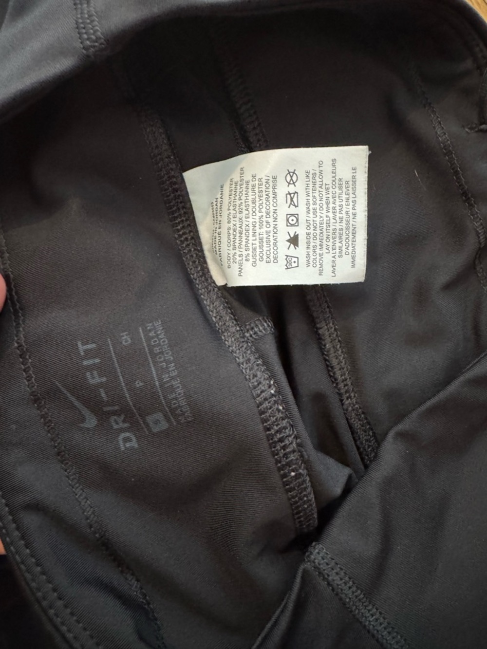 Jordan Black Dri-FIT Performance Leggings - Picture 3 of 3